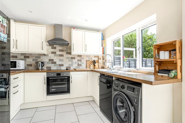 74, Howard Street, Oxfordshire photo 4