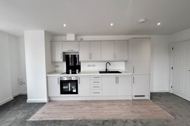 Studio flat on Unknown, Hull, £700/mo