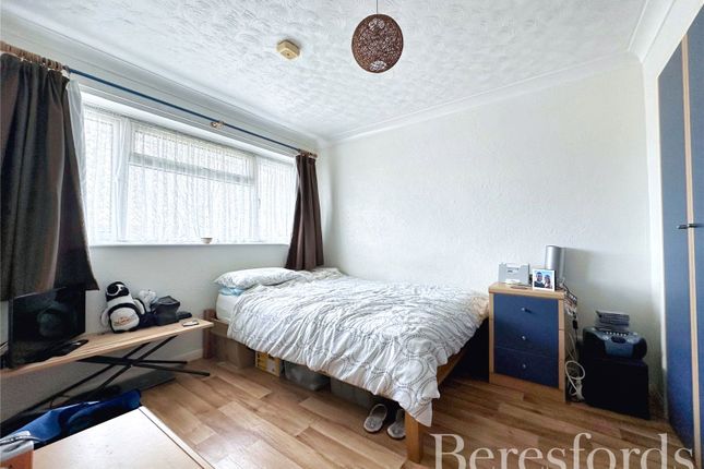 End terrace house for sale in Halcyon Way, Hornchurch
