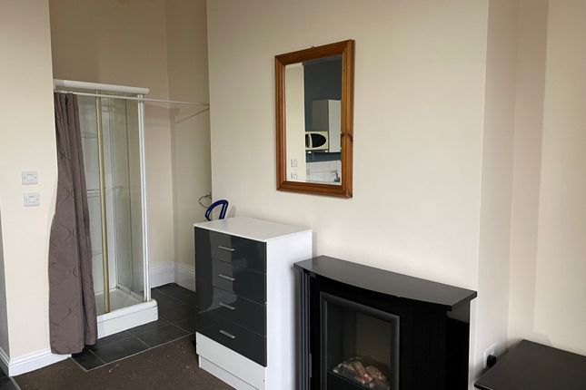 Studio 4 19-21 Balmoral Place, Halifax photo 3