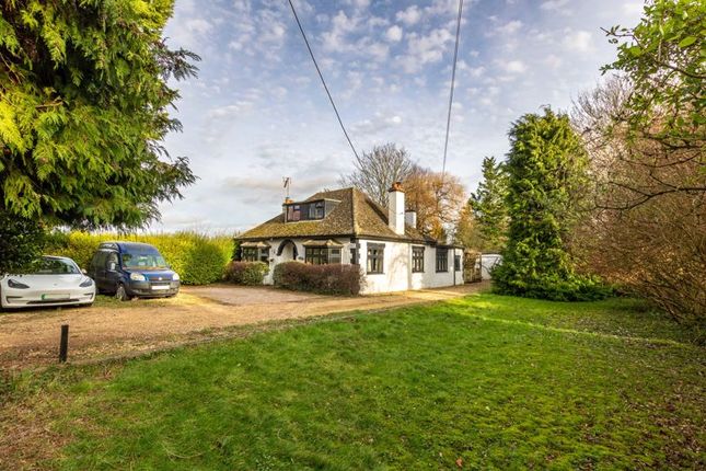 Thumbnail Detached bungalow for sale in Oxford Road, East Hanney, Wantage
