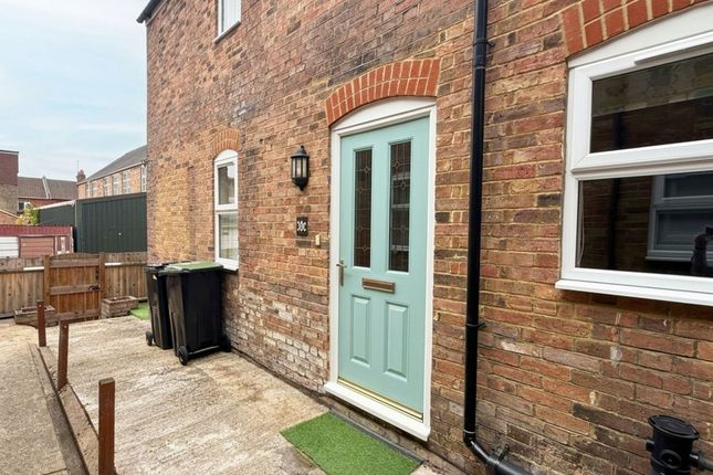 1-bed terraced on 30c Reginald Street, Luton, £1,000/mo