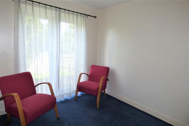 27, Moorland View, Leeds photo 5