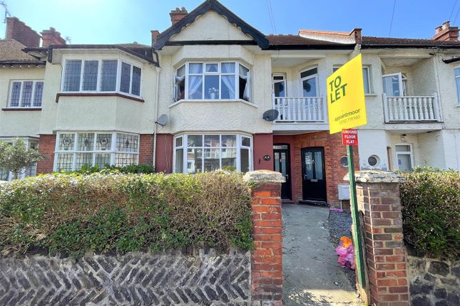 Thumbnail Flat to rent in Cranley Road, Westcliff-On-Sea