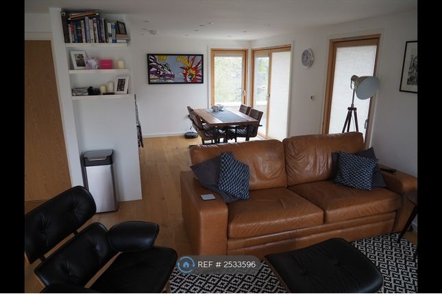 Lounge / Open Plan Kitchen