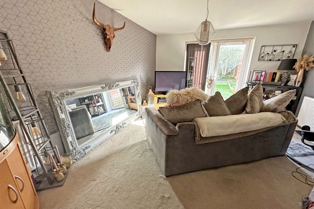 End terrace house for sale in Butterworth Close, Wythall
