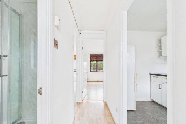 15 Porlock Place, Reading photo 2