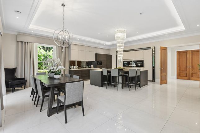 1, Albany Close, Esher photo 4