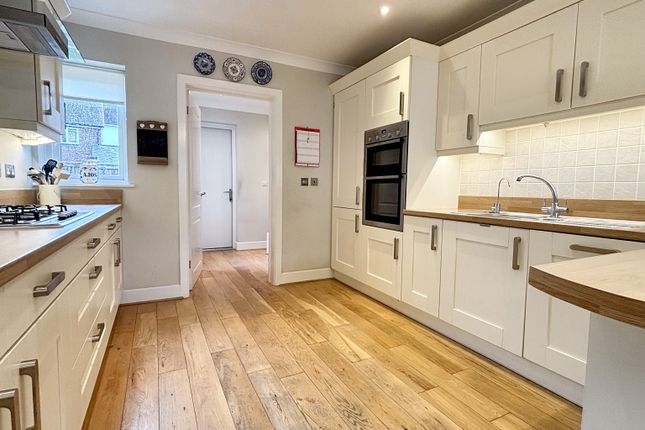 19, Havillands Place, Wye photo 3