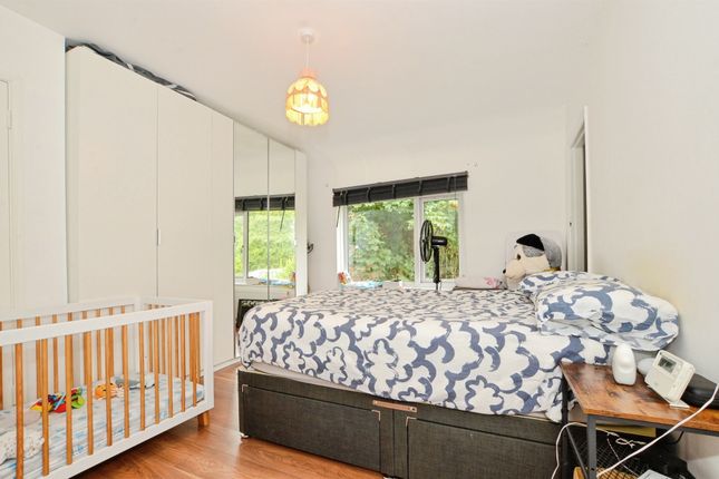 17, Milton Road, Chesham photo 4