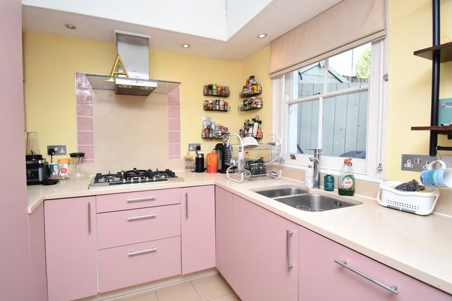 23, Poyntz Road, London photo 4