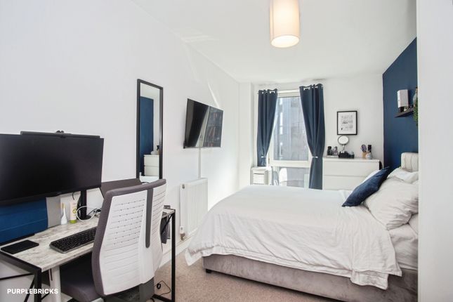 Apartment 403, 1, Lockgate Square, Salford photo 4