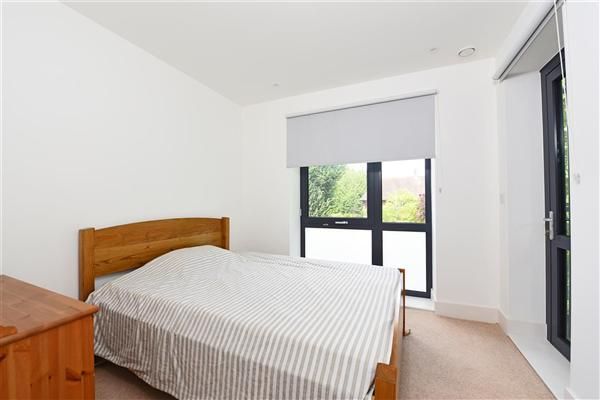 Westleigh Avenue, Putney photo 4