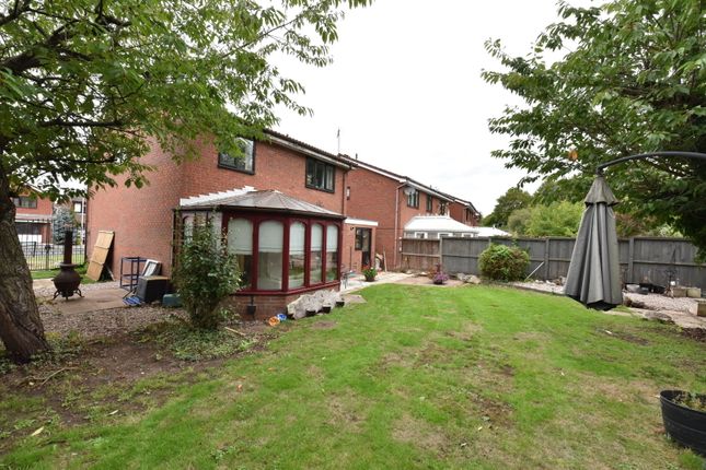 67, Ploverdale Crescent, Kingswinford photo 2