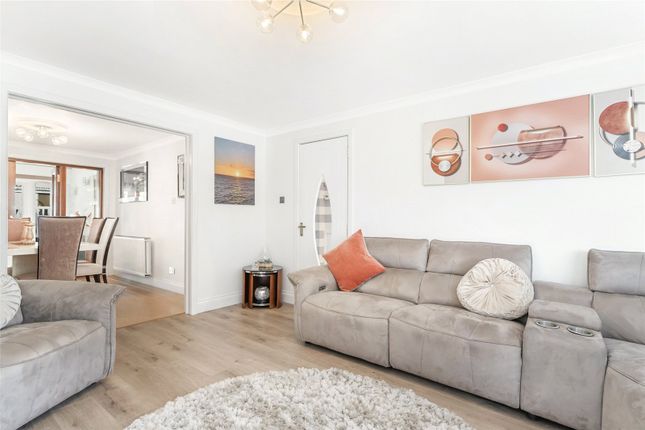18, Lady Ann Grove, Clackmannanshire photo 2