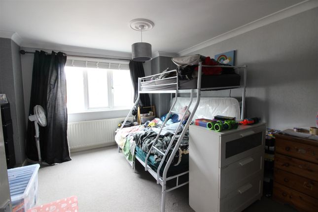 End terrace house for sale in Kingsmead, Cheshunt, Waltham Cross