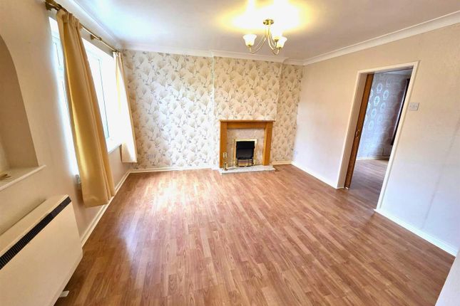 15, Bramcote Drive, Retford photo 2