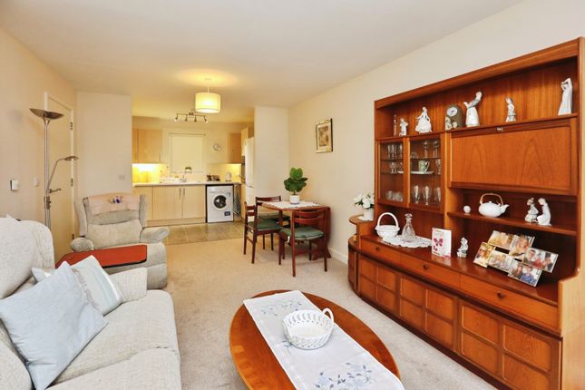 41 Surrey Court,, Kent Road, Eastleigh photo 3