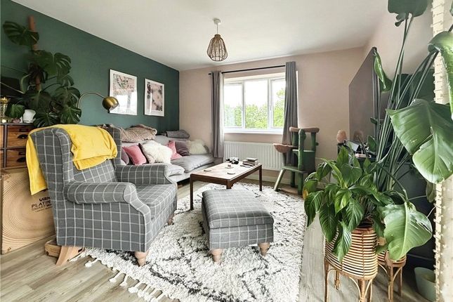 Flat 3, Girling House, 8, Glover Crescent, Reading photo 2