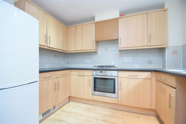 Flat 2 Cairnpark, 53-55 Rickmansworth Road, Watford photo 2
