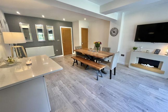 6, Fairbourne Avenue, Alderley Edge photo 3