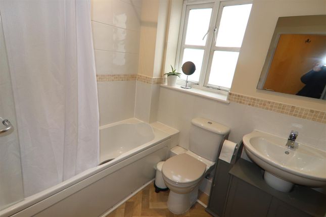 Flat for sale in White Hart Road, Orpington