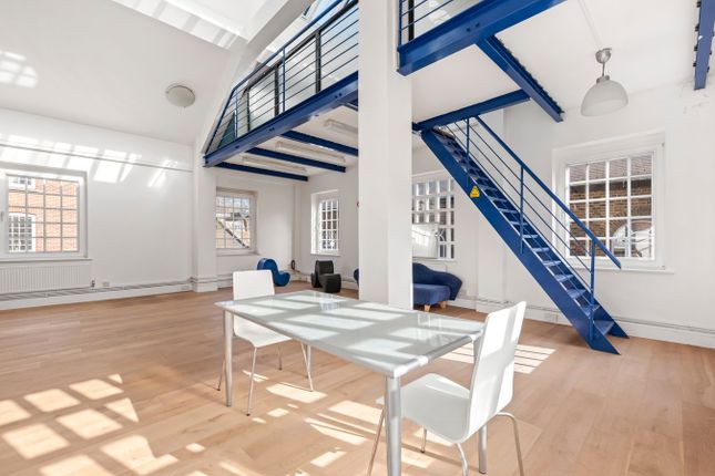 The Second Floor Unit, Mill House, London photo 3