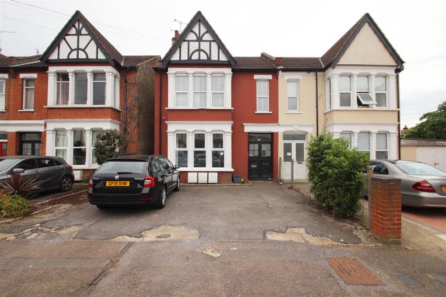 Thumbnail Flat to rent in Finchley Road, Westcliff-On-Sea