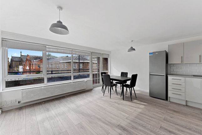 28, James Docherty House, London photo 2