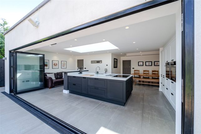 9, Renton Avenue, Leeds photo 4