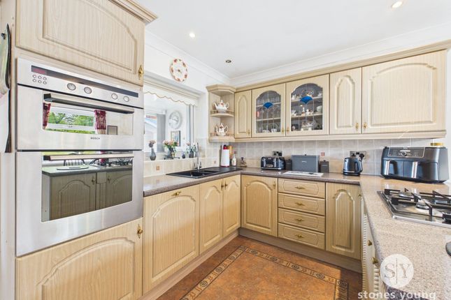 9 Dalby Lea, Blackburn photo 3