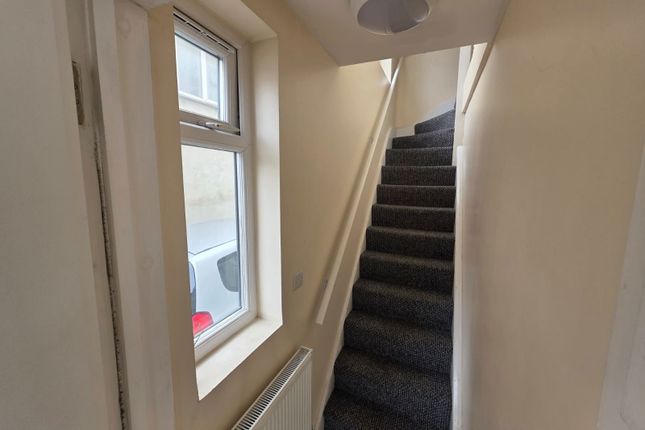 52, Gledwood Avenue, HAYES photo 2