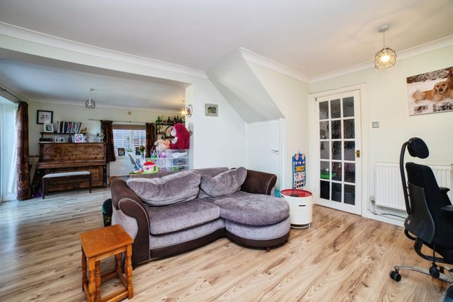 5, Harlequin Court, Nottingham photo 4