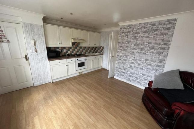 Flat to rent in Rockingham Court, Barnsley, Barnsley, S751Jl