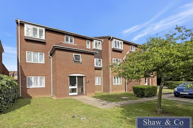 Thumbnail Flat for sale in Vickers Way, Hounslow