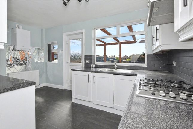 98, Leysholme Crescent, West Yorkshire photo 3