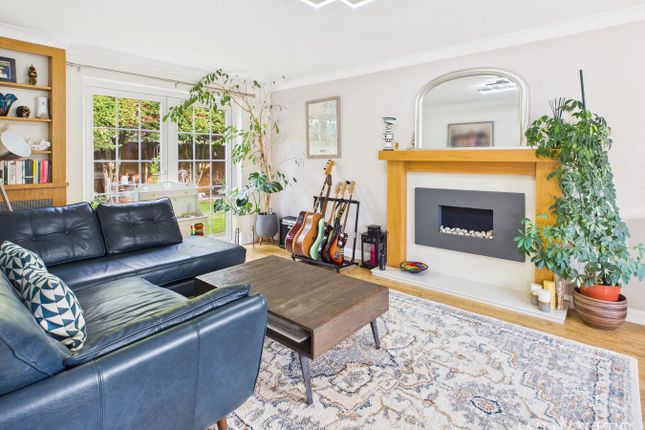 20, The Shaws, Welwyn Garden City photo 3
