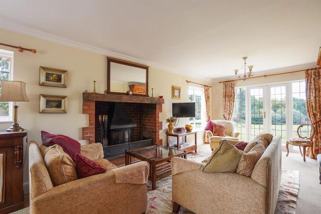 The Paddocks, Warwick Road, Stratford-Upon-Avon photo 2