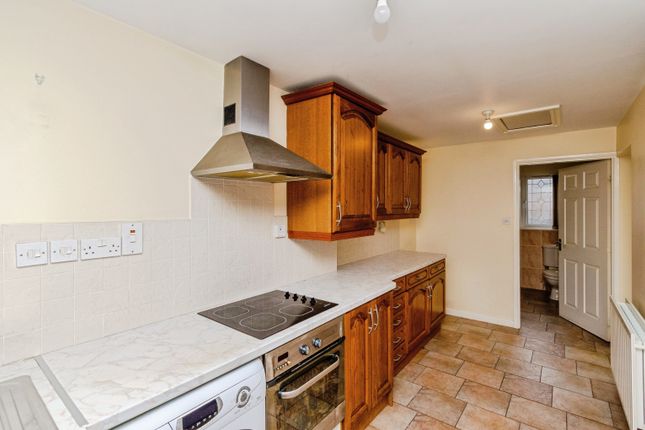 10, Edison Close, Cannock photo 4