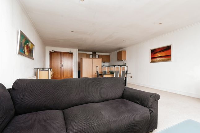 Flat for sale in Windsor Esplanade, Cardiff