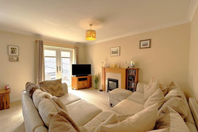 8, Gentian Way, Weymouth photo 3