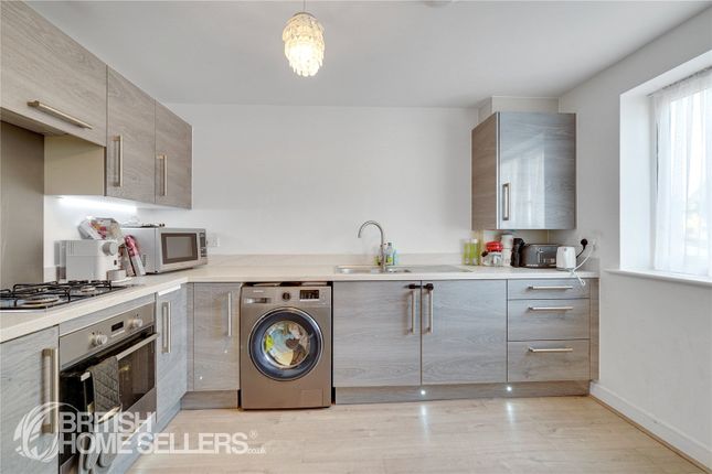 48, Tala Close, Surbiton photo 3