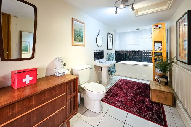 10a Mornington Terrace, Harrogate photo 4