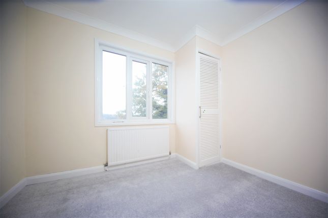Flat for sale in Hencroft Street South, Slough
