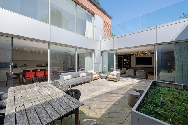 16a, Lyndhurst Gardens, London photo 4