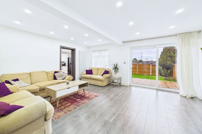 2, Brocks Hill Drive, Leicester photo 4