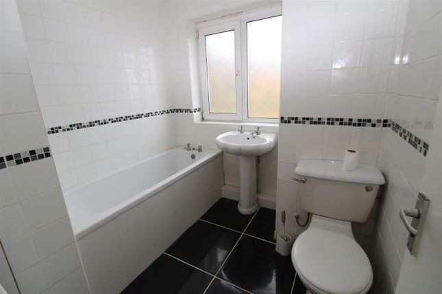 9, Botham House, North Shields photo 4