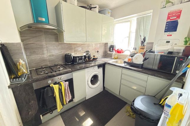 102, Dorrington Close, Luton photo 2