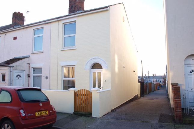 Terraced house to rent in Roman Road, Lowestoft