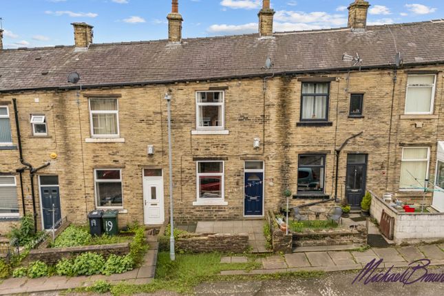 2-bed house on 21, Queen Street, Bradford, £80,000